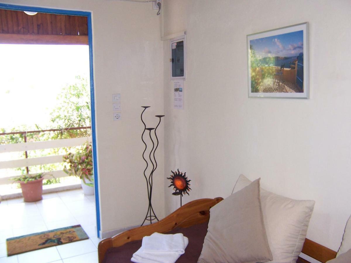 Maria'S Haus In Artemida Apartment Ngoại thất bức ảnh